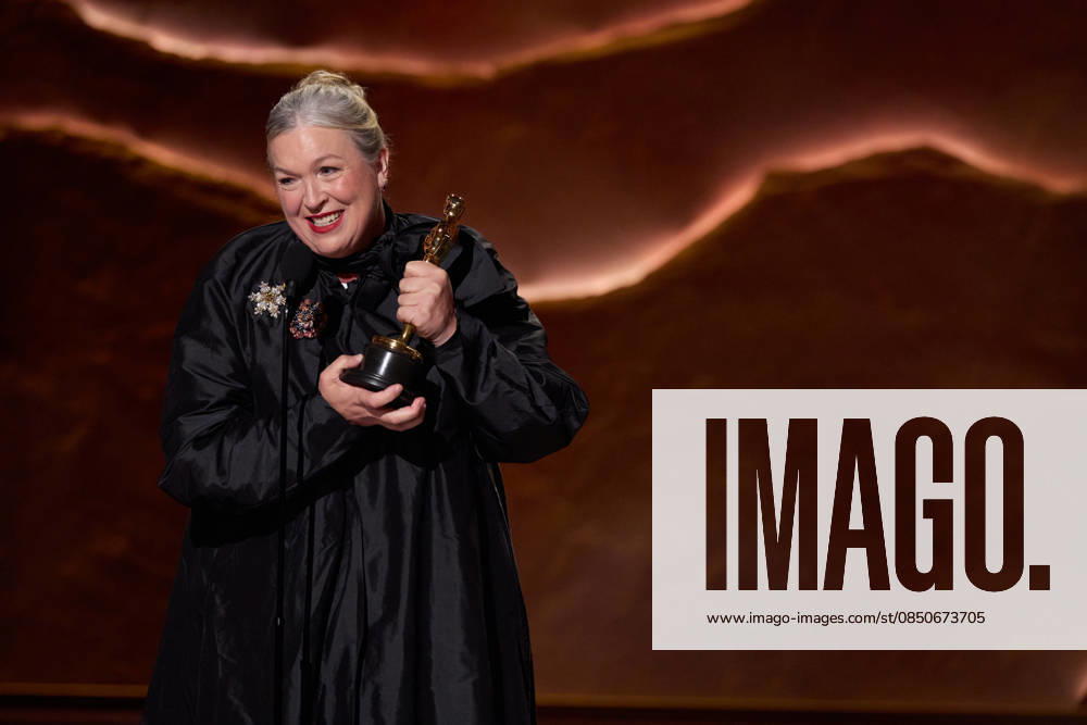 98th Oscars, Academy Awards Kate Hawley accepts the Oscar for Costume Design during the 98th Oscars at the Dolby Theatre at Ovation Hollywood on Sunday, March 15, 2026., Credit:LCY Avalon United States of America, CA, Hollywood, Dolby Theater