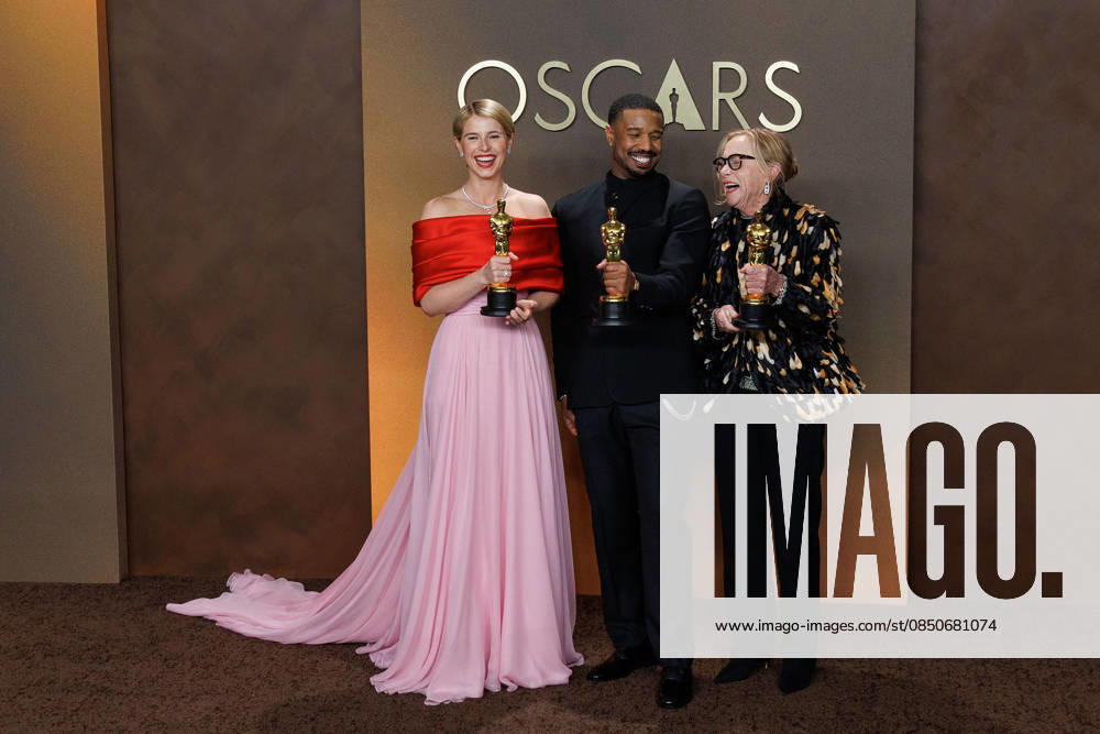 (L-R) Jessie Buckley, winner of the Best Actress Award for â€oeHamnetâ€Â, Michael B. Jordan, winner of the Best Actor Award for â€oeSinnersâ€Â, and Amy Madigan, winner of the Best Actress in a Supporting Role award for â€oeWeapons†pose in the press room of the 98th Annual Academy Awards on Sunday March 15, 2026 at the Dolby Theater in Hollywood, California. PRENSA INTERNACIONAL Hollywood USA - ZUMAp124 20260315_zaa_p124_352