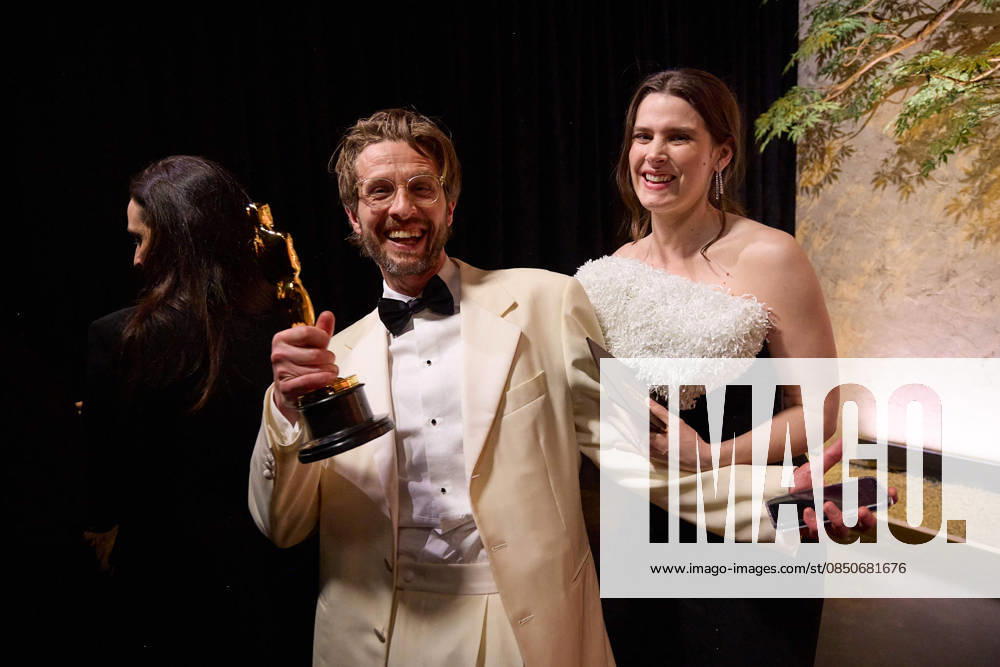 Anders Danielsen Lie and Inga Ibsdotter Lilleaas pose backstage with the Oscar® for International Feature Film during the live ABC Telecast of the 98th Oscars® at Dolby® Theatre at Ovation Hollywood on Sunday, March 15, 2026. Los Angeles CA USA 350081325PLX