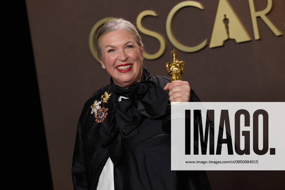 98th Oscars, Academy Awards Kate Hawley poses backstage with the Oscar for Costume Design during the 98th Oscars at Dolby Theatre at Ovation Hollywood on Sunday, March 15, 2026., Credit:Etienne Laurent The Academy Avalon United States of America, CA, Hollywood, Dolby Theater