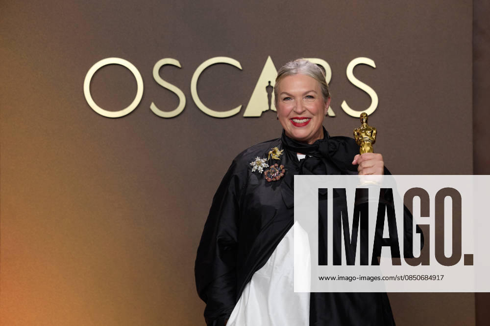 98th Oscars, Academy Awards Kate Hawley poses backstage with the Oscar for Costume Design during the 98th Oscars at Dolby Theatre at Ovation Hollywood on Sunday, March 15, 2026., Credit:Etienne Laurent The Academy Avalon United States of America, CA, Hollywood, Dolby Theater