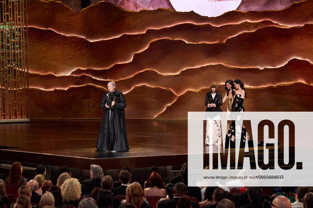 98th Oscars, Academy Awards Kate Hawley accepts the Oscar for Costume Design during the 98th Oscars at the Dolby Theatre at Ovation Hollywood on Sunday, March 15, 2026., Credit:Trae Patton The Academy Avalon United States of America, CA, Hollywood, Dolby Theater