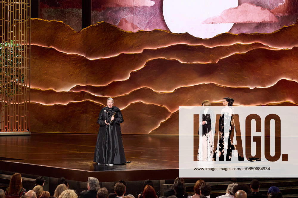 98th Oscars, Academy Awards Kate Hawley accepts the Oscar for Costume Design during the 98th Oscars at the Dolby Theatre at Ovation Hollywood on Sunday, March 15, 2026., Credit:Trae Patton The Academy Avalon United States of America, CA, Hollywood, Dolby Theater