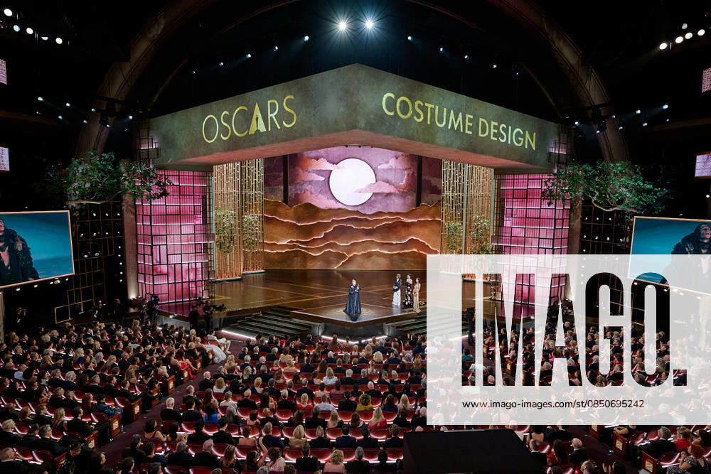 98th Oscars, Academy Awards Kate Hawley accepts the Oscar for Costume Design during the 98th Oscars at the Dolby Theatre at Ovation Hollywood on Sunday, March 15, 2026., Credit:SI Avalon United States of America, CA, Hollywood, Dolby Theater