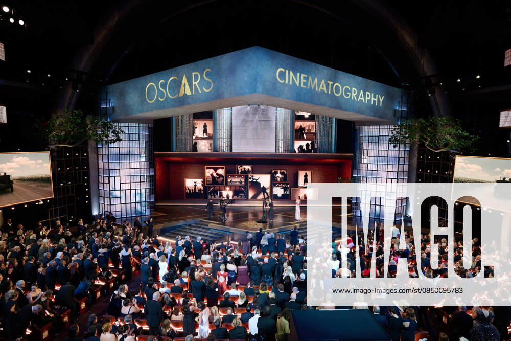 98th Oscars, Academy Awards Demi Moore presentsthe Oscar for Cinematography to Autumn Durald Arkapaw during the 98th Oscars at the Dolby Theatre at Ovation Hollywood on Sunday, March 15, 2026., Credit:Richard Harbaugh Bill Barnes The Academy Avalon United States of America, CA, Hollywood, Dolby Theater