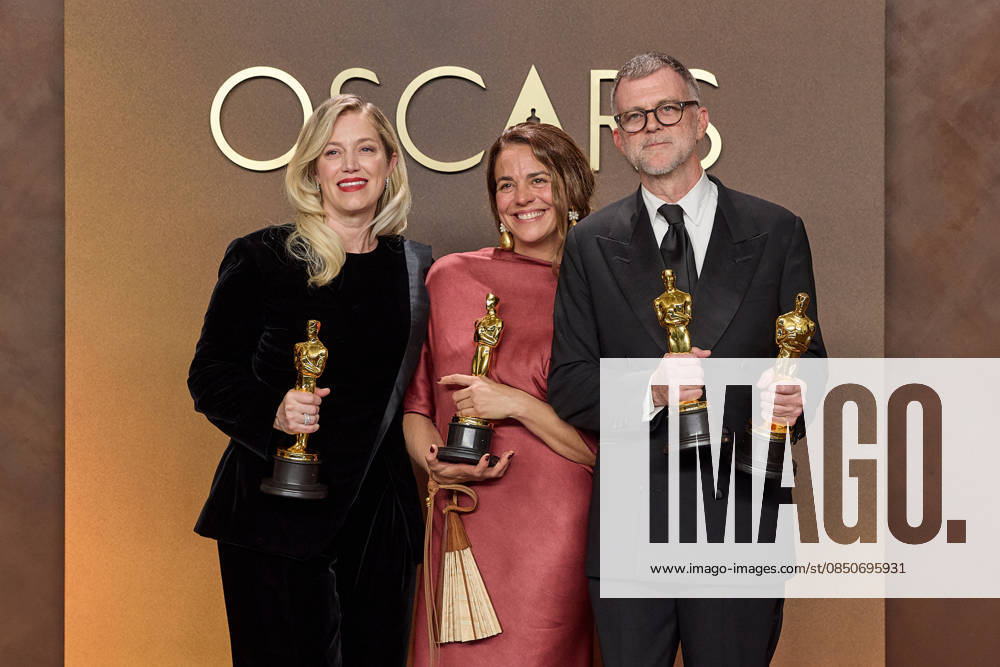 98th Oscars, Academy Awards Sara Murphy, Carmen Ruiz de Huidobro, and Paul Thomas Anderson backstage during the live 98th Oscars at the Dolby Theatre at Ovation Hollywood in Los Angeles, CA, on Sunday, March 15, 2026., Credit:Etienne Laurent The Academy Avalon United States of America, CA, Hollywood, Dolby Theater