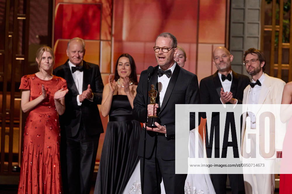 98th Oscars, Academy Awards Joachim Trier, Andrea Berentsen Ottmar, Stellan Skarsgard, Maria Ekerhovd, Elle Fanning, Eskil Vogt, Anders Danielsen Lie, Renate Reinsve, Inga Ibsdotter Lilleaas, and Olivier Bugge Coutté accept the Oscar for International Feature Film during the 98th Oscars at the Dolby Theatre at Ovation Hollywood on Sunday, March 15, 2026., Credit:Avalon.red Avalon United States of America, CA, Hollywood, Dolby Theater
