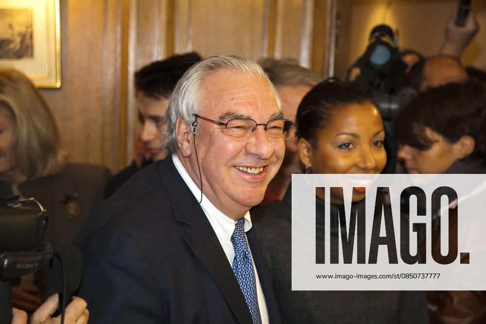 NDIAYE Marie et DECOIN Didier - Date: 20091102 Philippe MATSAS Opale.photo RECORD DATE NOT STATED