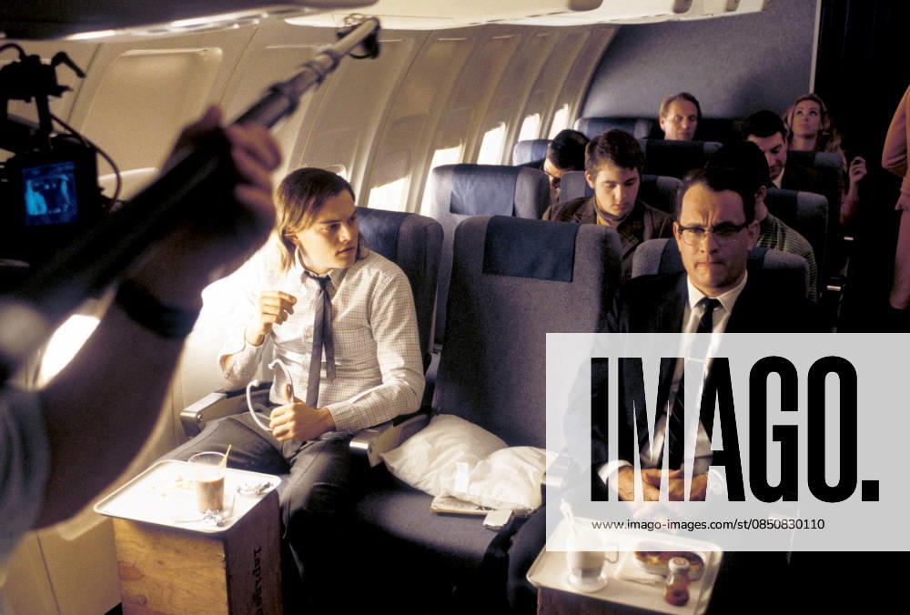Catch Me If You Can Movie Stills Dec 16, 2002; Hollywood, CA, USA; LEONARDO DICAPRIO (left) as Frank Abagnale Jr. and TOM HANKS as FBI agent Carl Hanratty in the crime, drama, thriller Catch Me If You Can directed by Steven Spielberg. Hollywood CA USA