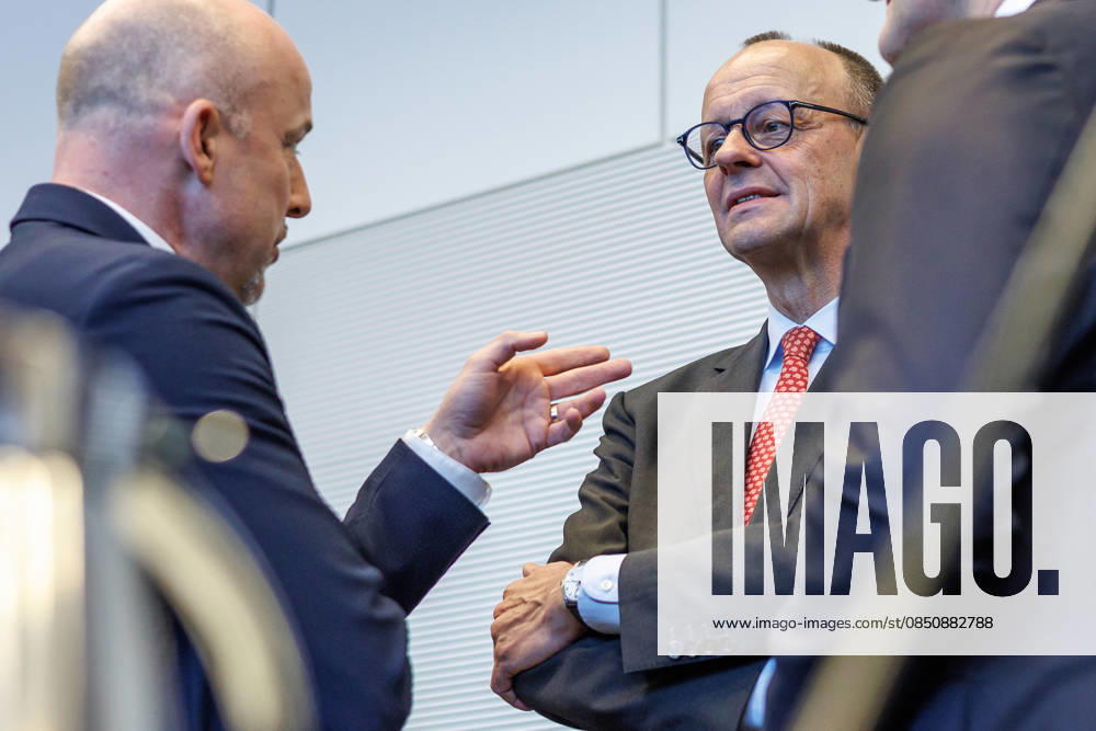 Fraktionssitzung CDU CSU Friedrich Merz (CDU), Fraktionsvorsitzender, bei einer Fraktionssitzung am 17.03.2026 in Berlin. Berlin Berlin Deutschland Bundestag