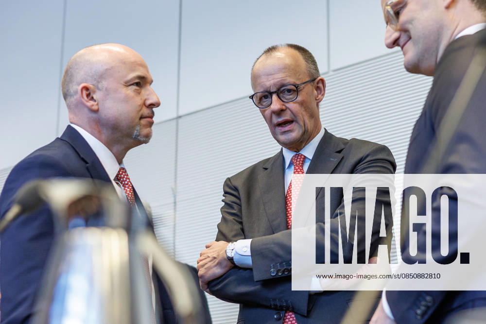 Fraktionssitzung CDU CSU Friedrich Merz (CDU), Fraktionsvorsitzender, bei einer Fraktionssitzung am 17.03.2026 in Berlin. Berlin Berlin Deutschland Bundestag
