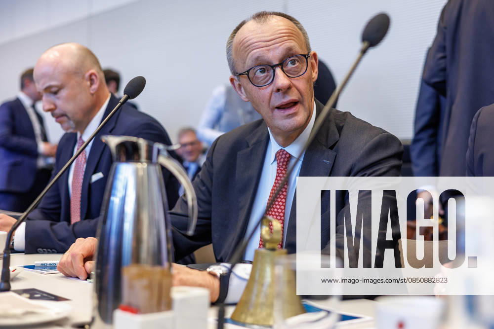 Fraktionssitzung CDU CSU Friedrich Merz (CDU), Fraktionsvorsitzender, bei einer Fraktionssitzung am 17.03.2026 in Berlin. Berlin Berlin Deutschland Bundestag
