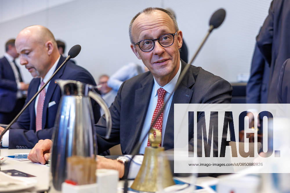 Fraktionssitzung CDU CSU Friedrich Merz (CDU), Fraktionsvorsitzender, bei einer Fraktionssitzung am 17.03.2026 in Berlin. Berlin Berlin Deutschland Bundestag