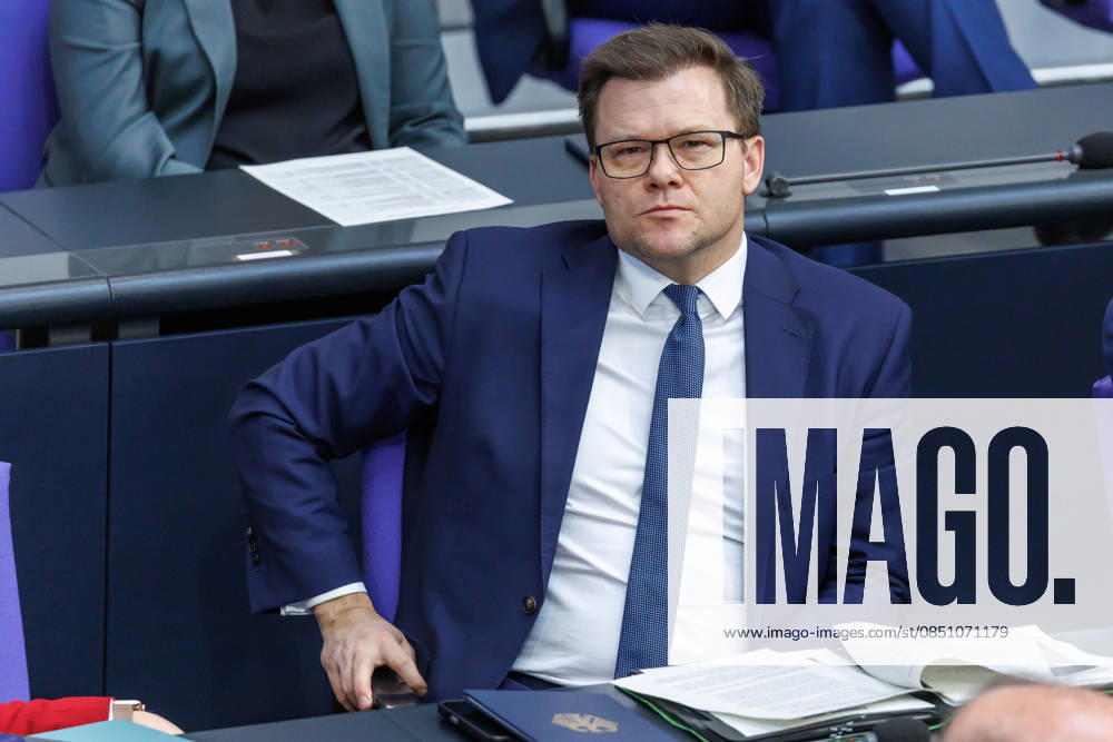 Bundestag Carsten Schneider (SPD), Minister fuer Umwelt, Klimaschutz, Naturschutz und nukleare Sicherheit, im Deutschen Bundestag am 18.03.26 in Berlin. Berlin Berlin Deutschland Bundestag