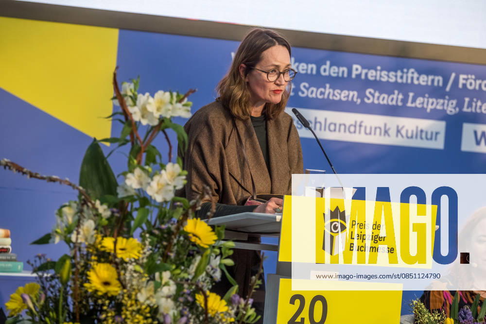 Erster Tag der Leipziger Buchmesse 2026 in Leipzig: Besucher strömen durch die Hallen, informieren sich über Neuerscheinungen und verfolgen Lesungen sowie Gespräche mit Autoren. Die Buchmesse zählt zu den wichtigsten Veranstaltungen der Literatur- und Verlagsbranche im deutschsprachigen Raum. Preisverleihung des Preis der Leipziger Buchmesse 2026 in Leipzig: Ausgezeichnet werden herausragende Werke in den Kategorien Belletristik, Sachbuch Essayistik und Übersetzung. Die Ehrung gilt als eine der bedeutendsten Literaturauszeichnungen Deutschlands und zieht große mediale Aufmerksamkeit auf sich. Siegerin Belletristik Katharina Poladja Leipziger Buchmesse 2026 Tag 1