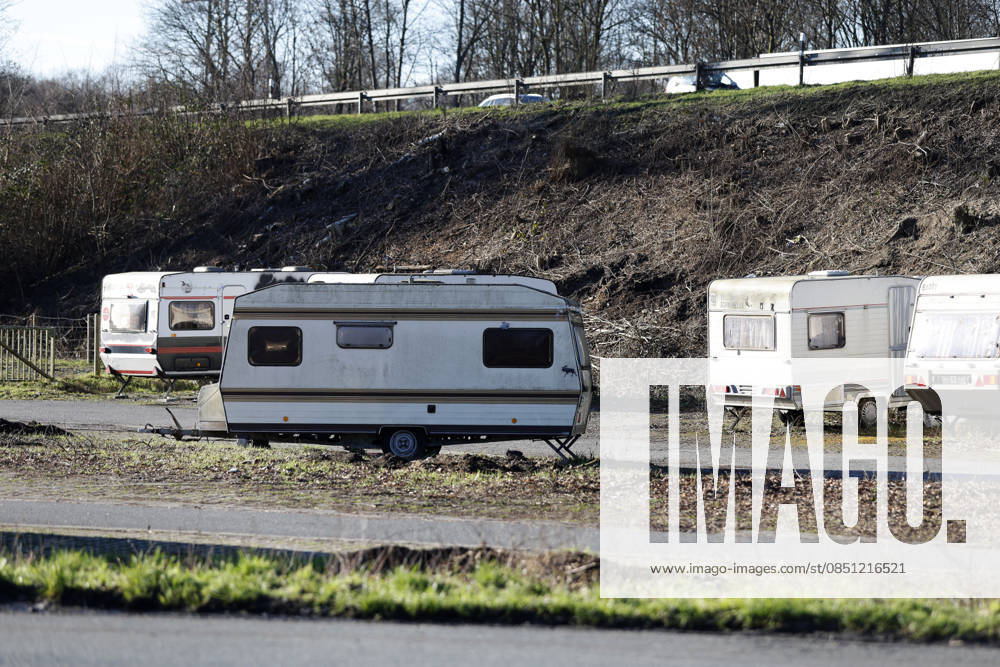 Herten Pendlerparkplatz an der Autobahn 2 wird als Sex Parkplatz genutzt . Hier stehen viele Wohnwagen die als Zimmer für Sex benutzt werden