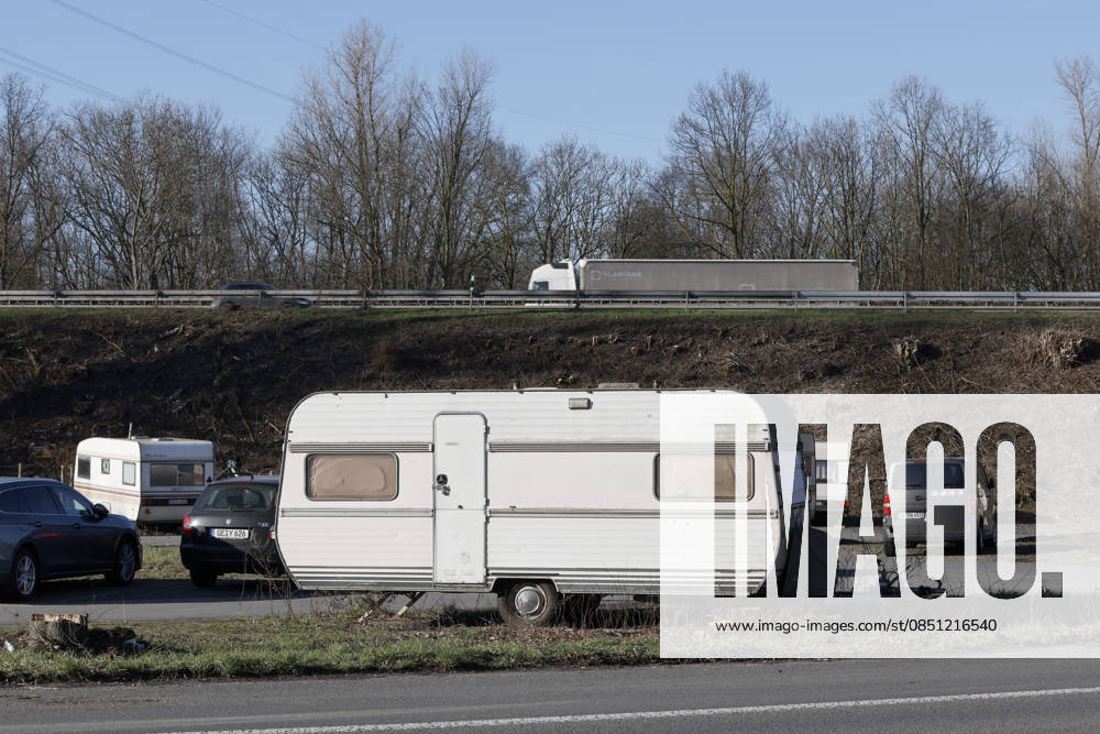 Herten Pendlerparkplatz an der Autobahn 2 wird als Sex Parkplatz genutzt . Hier stehen viele Wohnwagen die als Zimmer für Sex benutzt werden