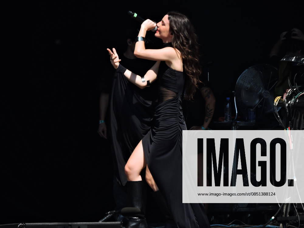 Ask for lollapalooza Sao Paulo (SP), 03 22 2026 - Culture Music Shows - Singer Nina Maia performs on the Samsung Galaxy stage on the last day of Lollapalooza 2026 at the Interlagos racetrack in the southern zone of Sao Paulo, this Sunday, March 22, 2026. (Foto: Leandro Chemalle Thenews2 imago images) ask for lollapalooza