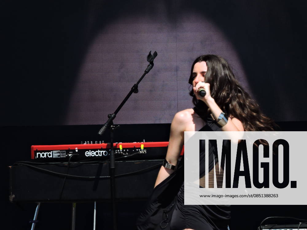 Ask for lollapalooza Sao Paulo (SP), 03 22 2026 - Culture Music Shows - Singer Nina Maia performs on the Samsung Galaxy stage on the last day of Lollapalooza 2026 at the Interlagos racetrack in the southern zone of Sao Paulo, this Sunday, March 22, 2026. (Foto: Leandro Chemalle Thenews2 imago images) ask for lollapalooza