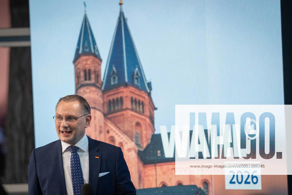AfD-Bundesvorsitzender Tino Chrupalla im ARD- SWR-Wahlstudio;Landtagswahl 2026 in Rheinland-Pfalz Wahlabend im Gebäude des Landesparlaments, Mainz Rheinland-Pfalz Deutschland Landtag