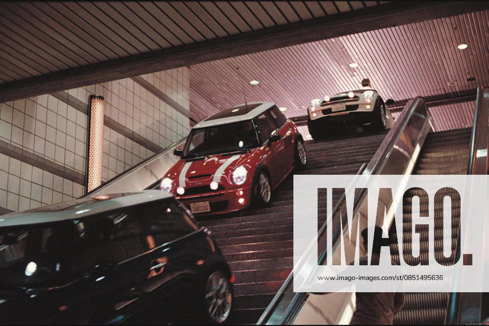 Archival Movie Set Stills June 15, 2003 - No Merchandising. Editorial Use Only. No Book Cover Usage....The Italian Job..The Italian Job - 2003.