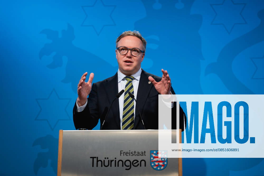 REGIERUNGSMEDIENKONFERENZ DER THÜRINGER LANDESREGIERUNG 24 03 2026 - Erfurt: Der Thüringer Ministerpräsident Mario Voigt (CDU) gab in der Regierungsmedienkonferenz der Thüringer Landesregierung am 24. März 2026 einen Ausblick auf die wichtigsten Thüringer Themen für die anstehende Ministerpräsidentenkonferenz Ost in Berlin sowie den Bundesrat. _________________