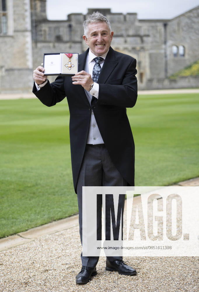 . 24 03 2026. Windsor , United Kingdom. Former Welsh Rugby player Jonathan Davis with his CBE after an Investiture at Windsor Castle, United Kingdom. xStephenxLockx xi-Imagesx IIM-26659-0001