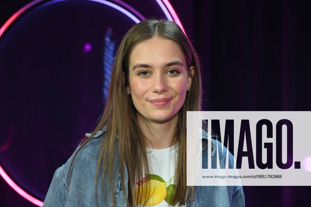 Schauspielerin und Comedienne Josepha Walter zu Gast bei der ARD Show Ladies Night die einzige Comedy- und Kabarettshow mit rein weiblicher Besetzung im deutschsprachigen Fernsehen: