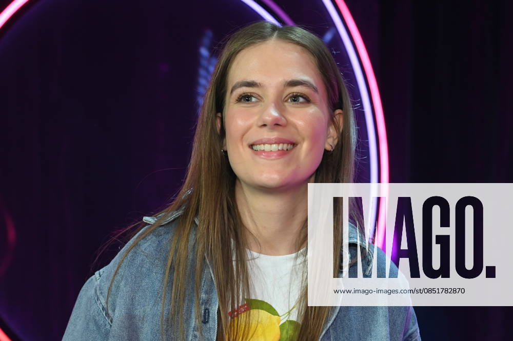 Schauspielerin und Comedienne Josepha Walter zu Gast bei der ARD Show Ladies Night die einzige Comedy- und Kabarettshow mit rein weiblicher Besetzung im deutschsprachigen Fernsehen: