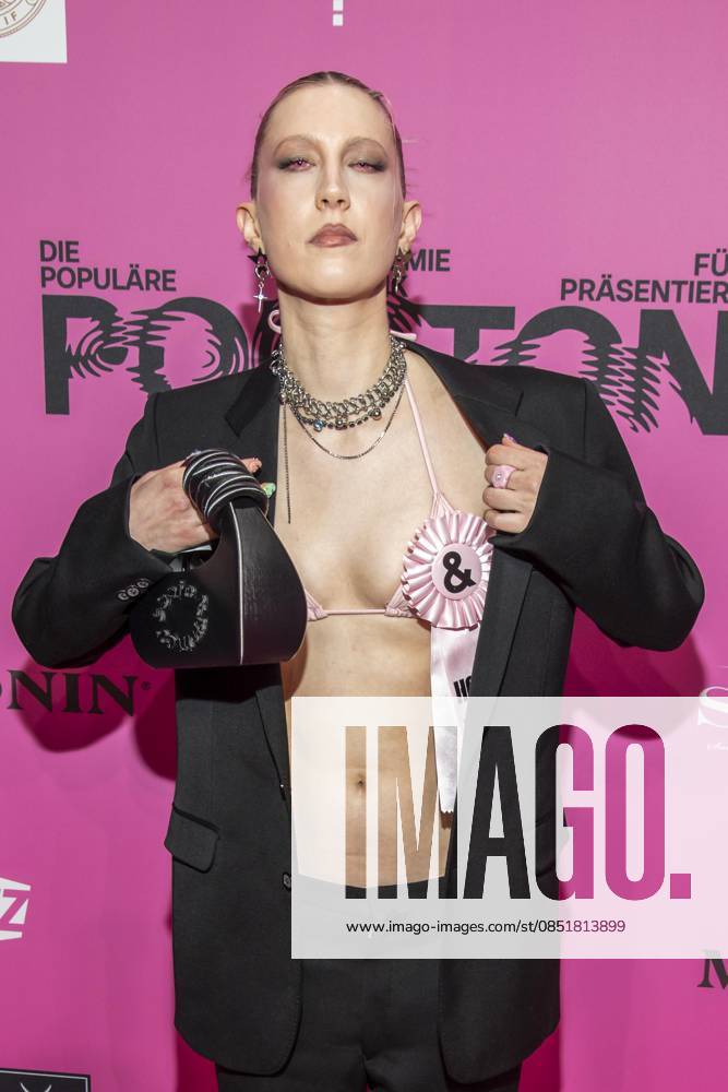 ABB POLYTON- Floss, Saengerin zu Gast auf dem roten Teppich bei der bei der Polyton Musikpreis Preisverleihung 2026 im Atelier GardensBerkin am Mittwoch 25.03.2026 in Berlin Berlin Deutschland