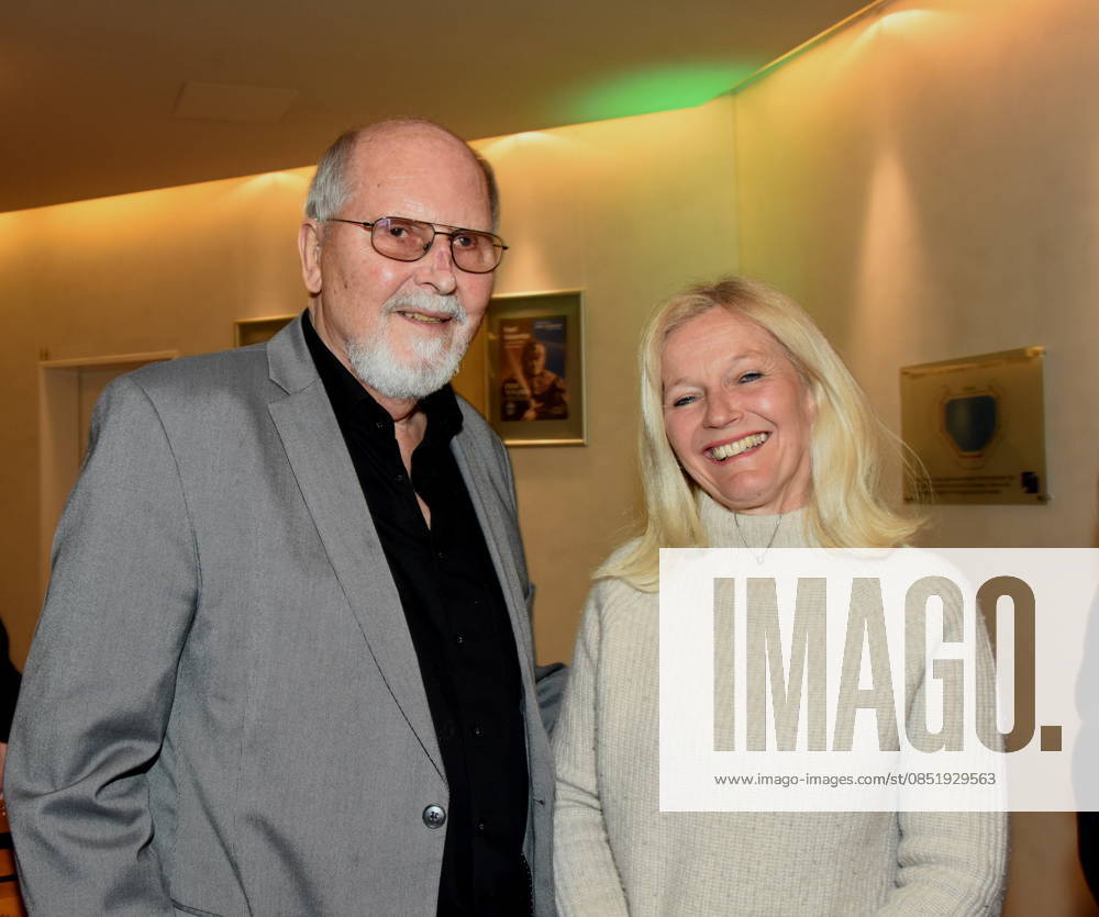 Gunter Fette Nachlassverwalter fuer Werke von Karl Valentin und Liesl Karlstadt Urenkelin von Karl Valentin Roesmarie Scheitler Muenchen Gruenwald 26.03.2026 Buergerhaus Roemerschanz Ausstellungs Eroeffnung fuer die Sonderausstellung Karl Valentin und die Alten Rittersleut in der Burg Gruenwald, Zweigmuseum der Archaeologischen Staatssammlung, Foto Muenchen