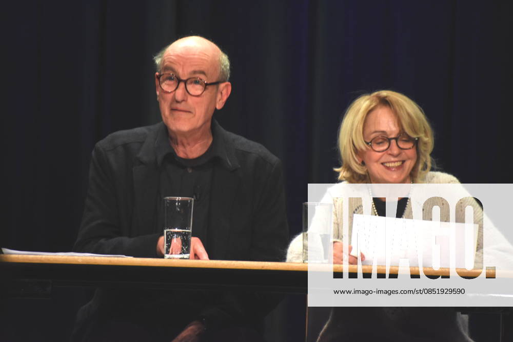 Lesung mit Johannes Herrschmann Schauspieler Gisela Schneeberger Schauspielerin Muenchen Gruenwald 26.03.2026 Buergerhaus Roemerschanz Ausstellungs Eroeffnung fuer die Sonderausstellung Karl Valentin und die Alten Rittersleut in der Burg Gruenwald, Zweigmuseum der Archaeologischen Staatssammlung, Foto Muenchen