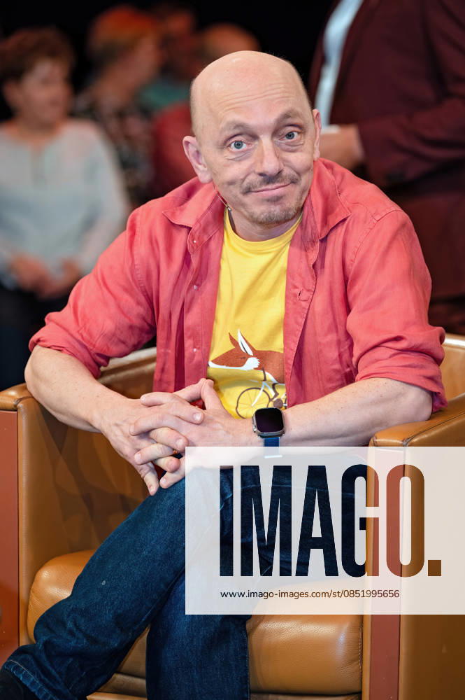MDR - Riverboat. Comedian Bernhard Hoëcker anläßlich der Aufzeichnung der MDR - Talkshow Riverboat am 27.03.2026 in der Mediacity Leipzig. 20260327ADO0009