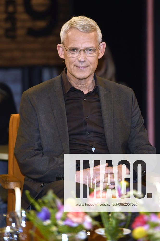 Heino Falcke bei der Aufzeichnung der RB Talkshow 3nach9 im Radio Bremen-Studio. Bremen