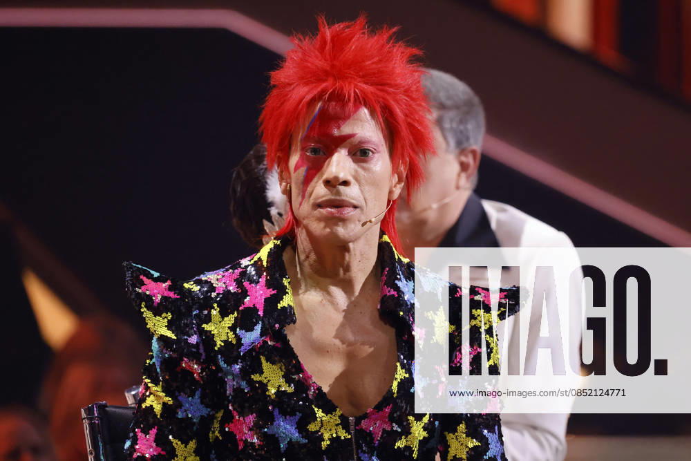 Die Juroren Jorge Gonzalez verkleidet als David Bowie und Joachim Llambi verkleidet als John Travolta bei der vierten Tanzshow der 19. Staffel der RTL-Tanzshow Lets Dance im Coloneum. Köln, 29.03.2026 NRW Deutschland