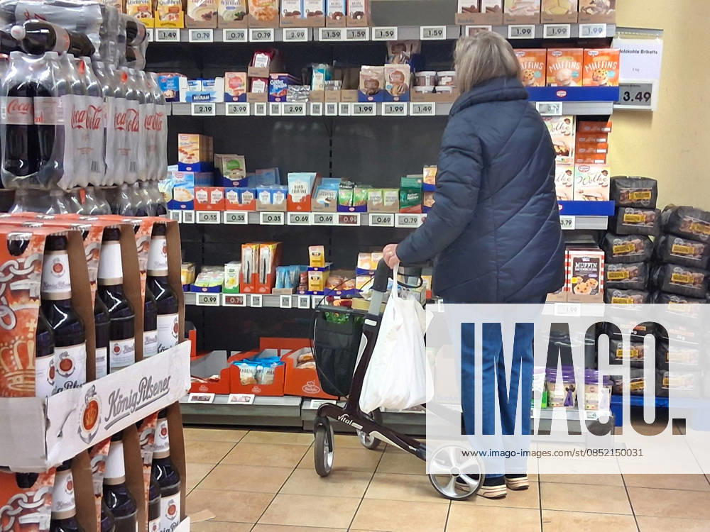 Netto-Einkauf zu Zeiten von Inflation und Konjunktur. Netto-Einkauf in einem Supermarkt oder Discounter