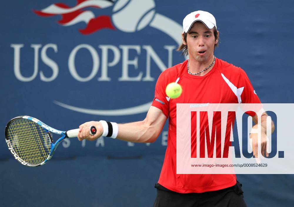 US Open 2011, USTA Billie Jean King National Tennis Center, Flushing Meadows, New York,ITF Grand Slam Tennis Tournament,Junioren, Constantin Christ (GER),,Aktion,Einzelbild,Halbkörper,Querformat
