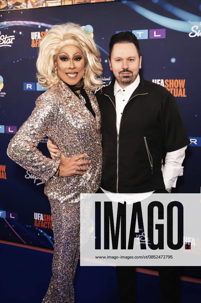 Catherrine Leclery mit Gast bei der Preview der 22. Staffel der Castingshow DSDS 2026 im 25 hours Hotel. Köln