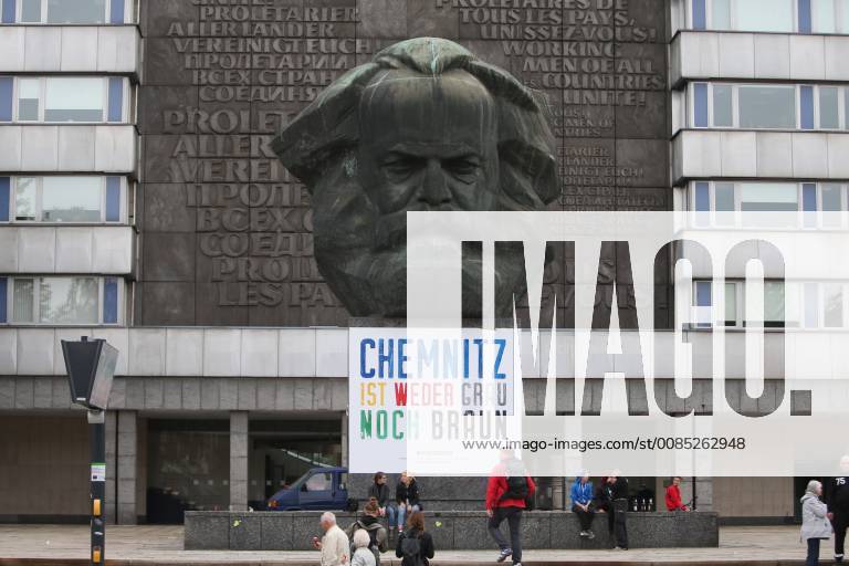 (180902) -- CHEMNITZ, Sept. 2, 2018 -- A banner placed by anti-far-right protesters is seen at the Karl Marx statue in Chemnitz, eastern Germany, on Sept. 1, 2018. Around 8,000 people took to the streets in German city Chemnitz on Saturday, including both supporters of the right-wing party the AfD and xenophobic initiatives, and people who protest against xenophobia, the German Press Agency (DPA) reported. ) (yy) GERMANY-CHEMNITZ-PROTESTS KevinxVoigt
