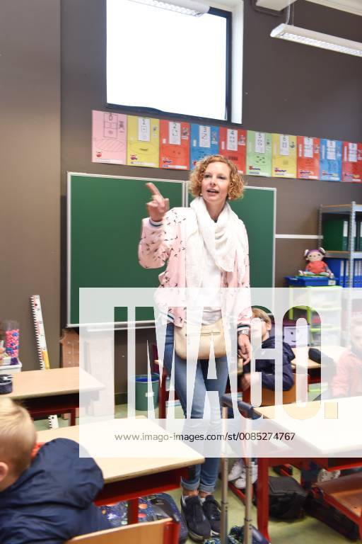 Federation Wallonia - Brussels Minister of Education and School Buildings Marie-Martine Schyns pictured during the first day of the new school year at the Ecole des Charmilles in Thy-Le-Chateau, Monday 03 September 2018. JEAN-LUCxFLEMAL 05419367