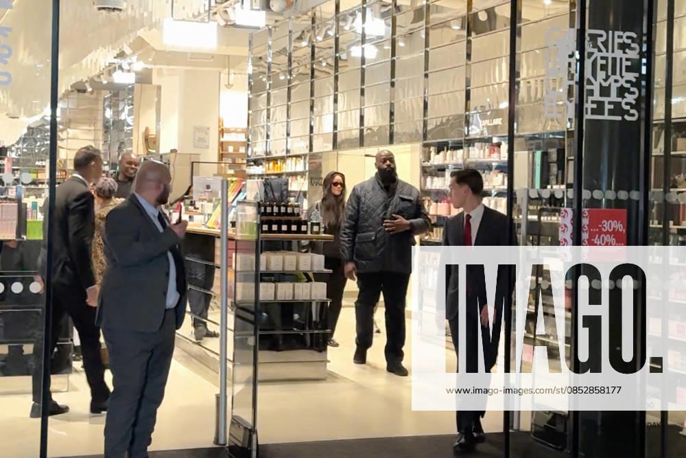 Rihanna went shopping at Galeries Lafayette in Paris on April 6, 2026 Rihanna went shopping at Galeries Lafayette in Paris on April 6, 2026 Paris France