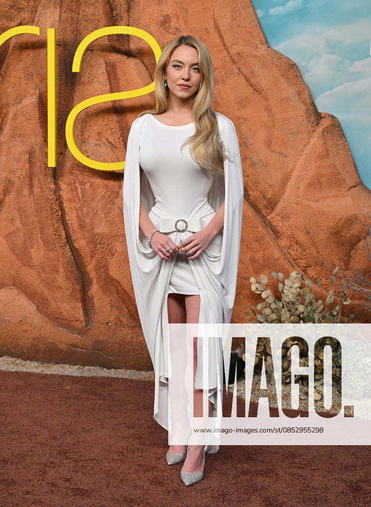 ˜Euphoria S3 Los Angeles Premiere Sydney Sweeney arriving to the season 3 Euphoria Los Angeles premiere held at the TCL Chinese Theatre on April 07, 2026 in Hollywood, CA. Hollywood TCL Chinese Theatre California USA