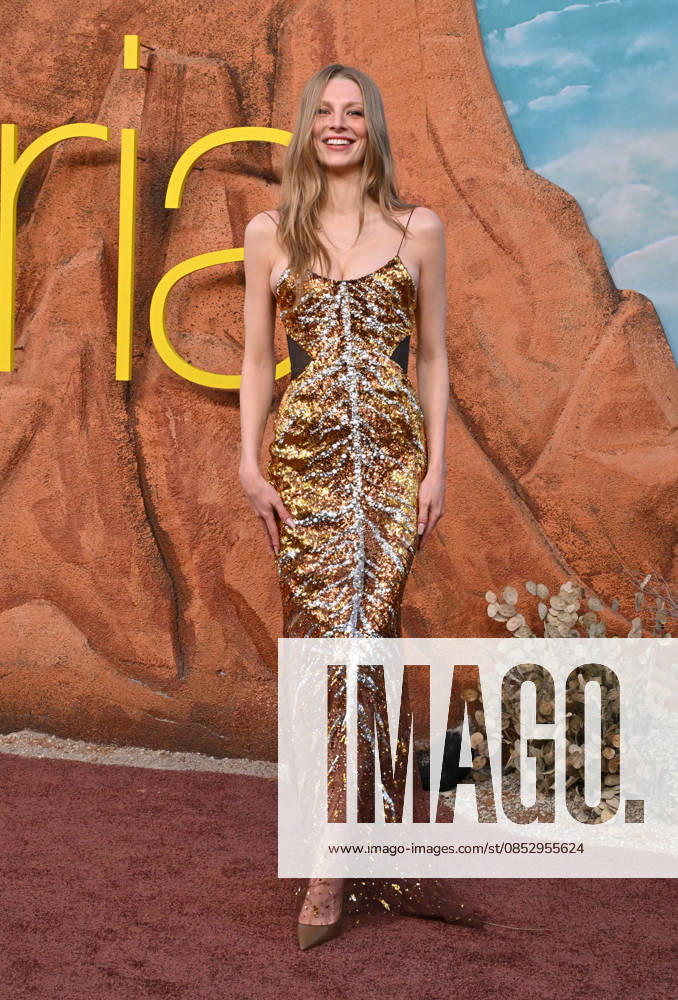 ˜Euphoria S3 Los Angeles Premiere Hunter Schafer arriving to the season 3 Euphoria Los Angeles premiere held at the TCL Chinese Theatre on April 07, 2026 in Hollywood, CA. Hollywood TCL Chinese Theatre California USA