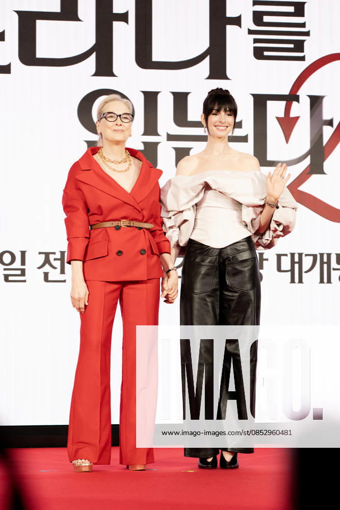 The Devil Wears Prada 2 press conference in Seoul SEOUL, SOUTH KOREA - APRIL 08: Meryl Streep(L) and Anne Hathaway(R) poses during a press conference for the movie The Devil Wears Prada 2 at Four Seasons Hotel on April 08, 2026 in Seoul, South Korea. Hwawon Lee Anadolu Seoul South Korea. Editorial use only. Please get in touch for any other usage.