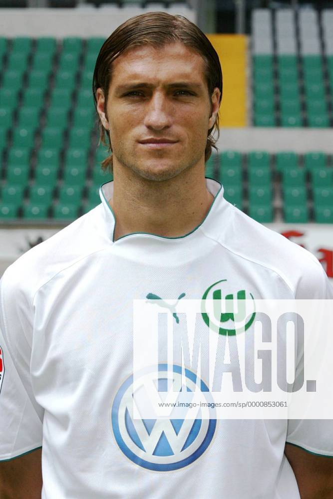 Diego Fernando Klimowicz (Wolfsburg) Fußball 1. BL Herren Saison 2003 2004, VfL Wolfsburg, Vorstellung, Präsentation, Porträttermin, Pressetermin, Vdig Porträt Wolfsburg
