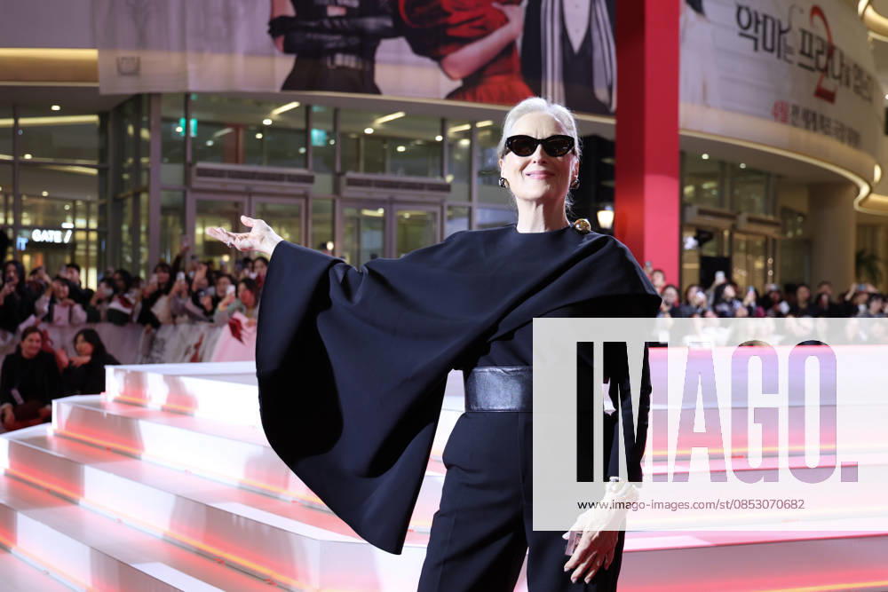 Hollywood star Meryl Streep in Seoul Hollywood star Meryl Streep in Seoul Hollywood star Meryl Streep makes her red carpet appearance during a publicity event in Seoul on April 8, 2026, to promote the comedy drama film The Devil Wears Prada 2. (Yonhap) 2026-04-09 15:14:49 < 1980-2026 YONHAPNEWS AGENCY. .> ¼¿ïƯº°½Ã