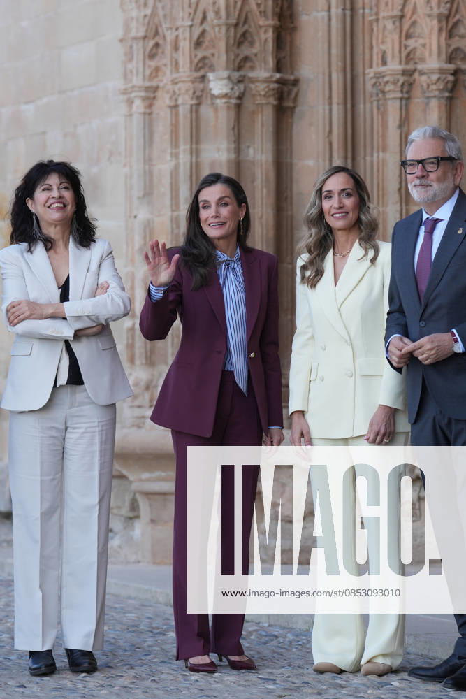 Queen Letizia meets with the Associació de Dones Empresàries Queen Letizia 2i , accompanied by the president of the Association, Laia Rogel 2d , the mayor of Lleida, Félix Larrosa d , and the Minister of Equality, Ana Redondo i , meets with the Associació de Dones Empresàries de Lleida, on April 9, 2026, in Lleida, Catalunya Espana The meeting, held in the Seu Vella de Lleida and behind closed doors, is part of the events of the 20th anniversary of the association and precedes the delivery of the XVI Premis Ap Lleida, which recognize the leadership and career of businesswomen and professionals in the territory 09 APRIL 2026 Lleida, Catalunya Lleida, Catalunya Espana