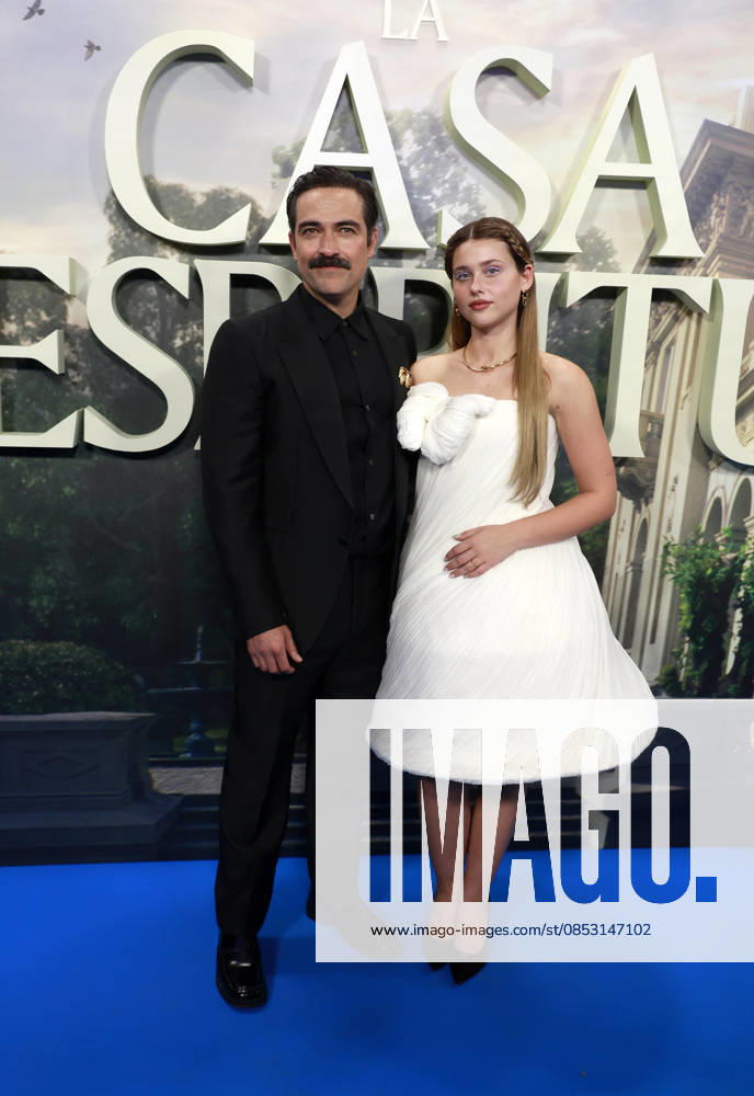 Premiere of the new series La casa de los espíritus Alfonso Herrera and Nicole Wallace during the premiere of La casa de los espíritus, Amazon Primes new series, on April 9, 2026, in Madrid Spain Based on the successful novel by Isabel Allende, La casa de los espíritus 09 APRIL 2026 Madrid Madrid Spain