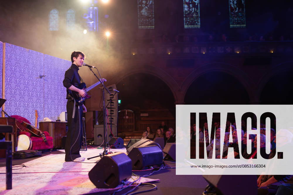 Cathal Murphy supporting Imelda May at the Union Chapel, Credit:Ewelina Stachurska Show Me You Avalon United Kingdom, London, Union Chapel