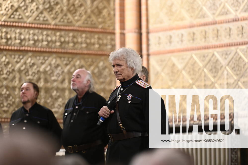 Peter Orloff & der Schwarzmeer Kosaken Chor live bei einem Konzert ihrer Abschiedstournee in der Lutherkirche. Görlitz